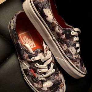 Cat Van’s Size 7.
